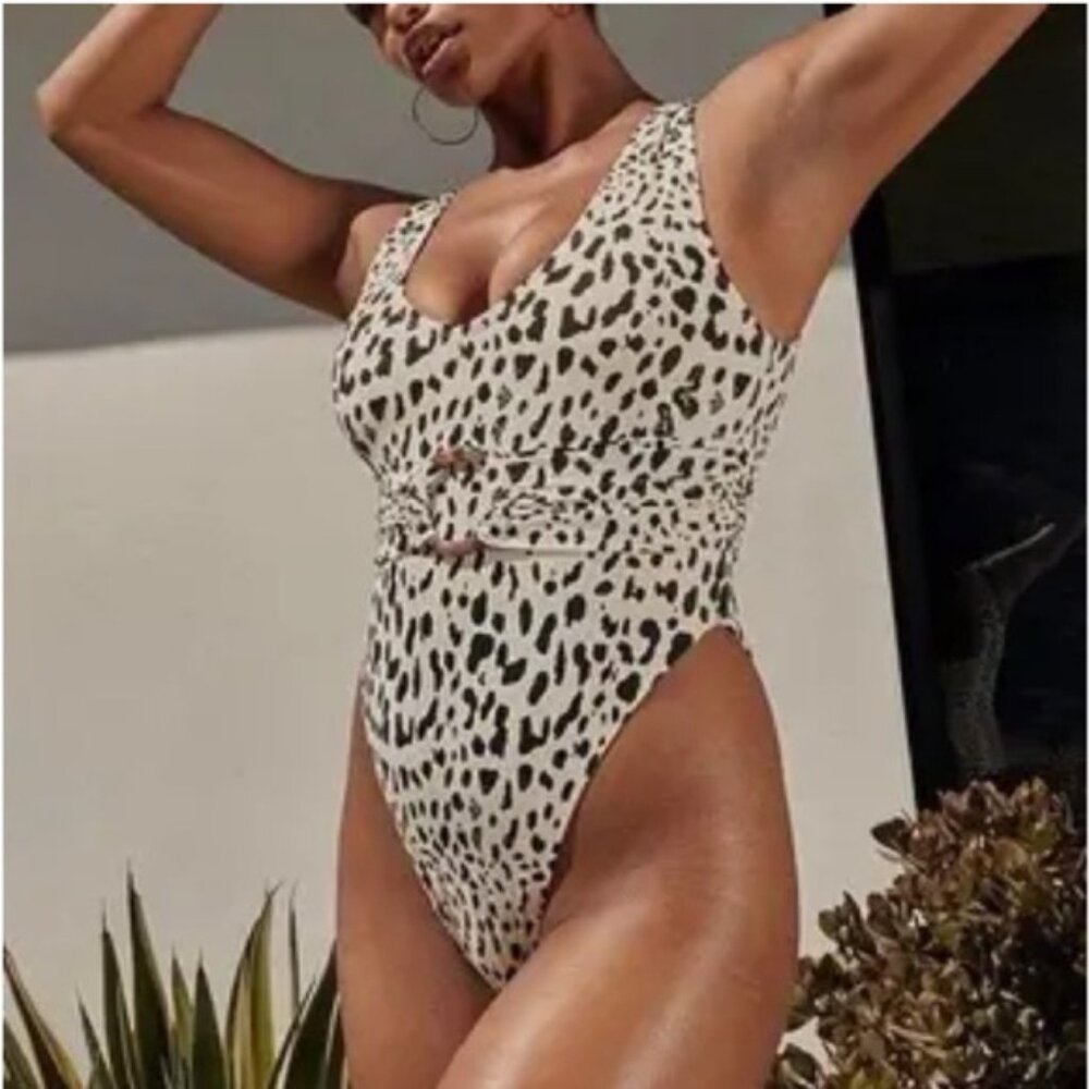 Toluca Artemis - Belted One Piece - Leopardus Bathing Suit - Medium